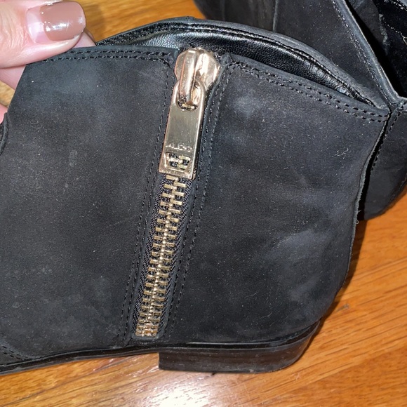 ALDO: suede flat booties with side zip, size 6.5 - Picture 6 of 7